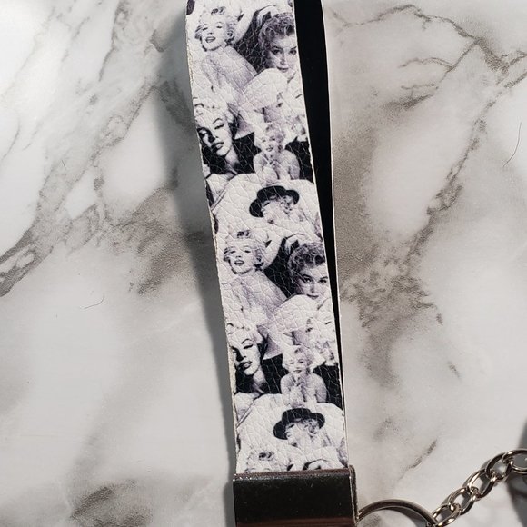 Heart Keychain with Wristlet - Picture 2 of 3